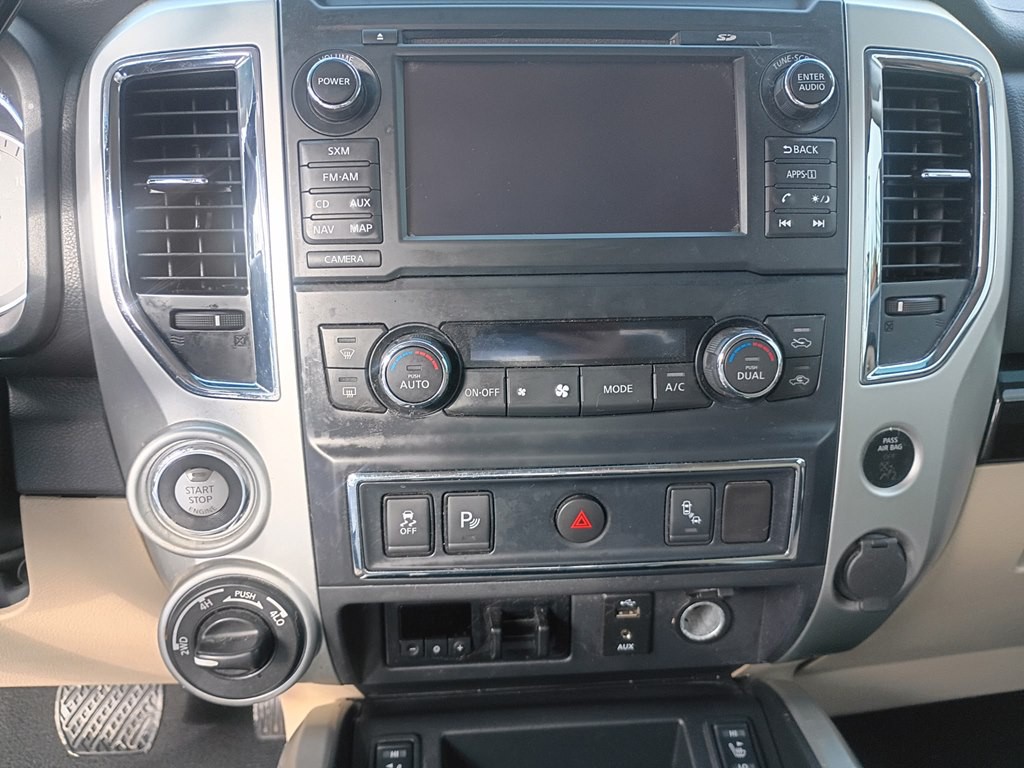 2017 Nissan Titan Image 9