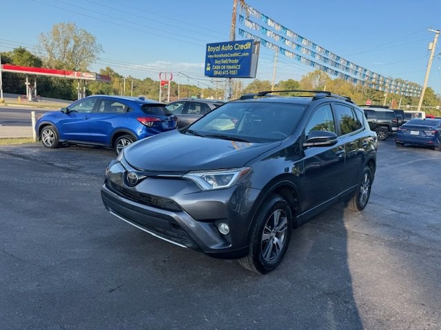 2017 Toyota Rav4 Image 2