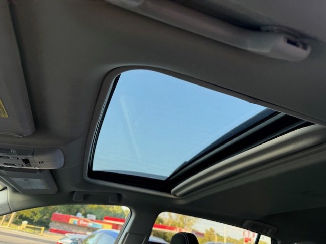 2017 Toyota Rav4 Image 11