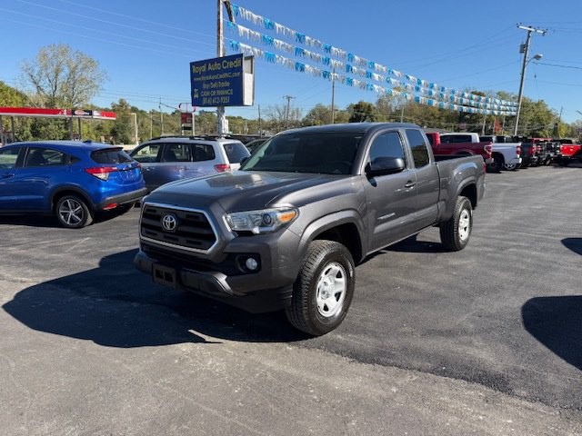 2016 Toyota Tacoma Image 2