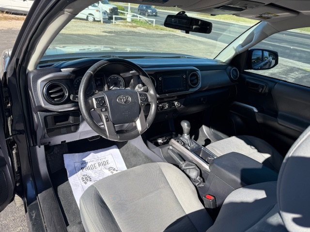 2016 Toyota Tacoma Image 10