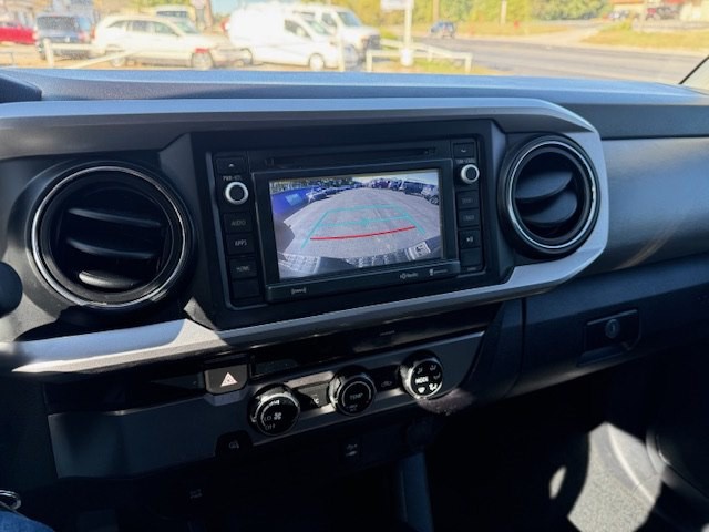 2016 Toyota Tacoma Image 12