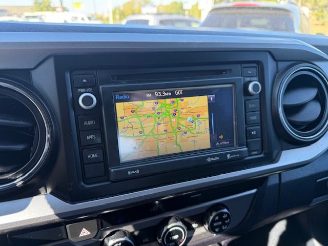 2016 Toyota Tacoma Image 14