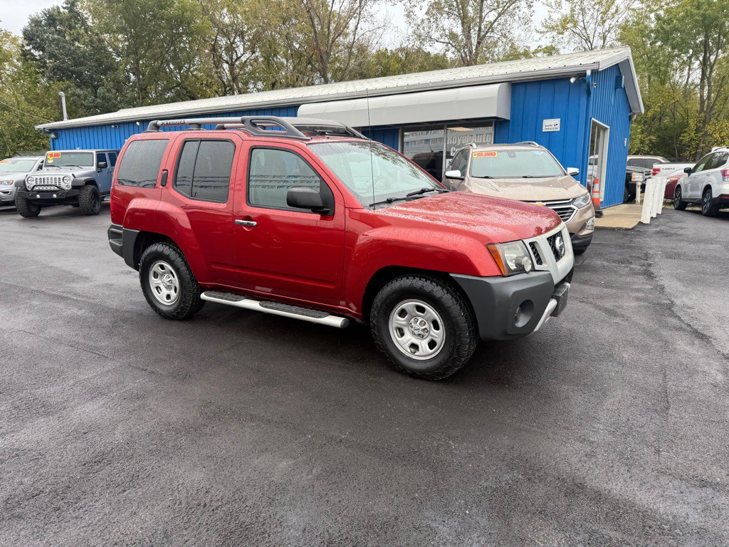2012 Nissan Xterra Image 2