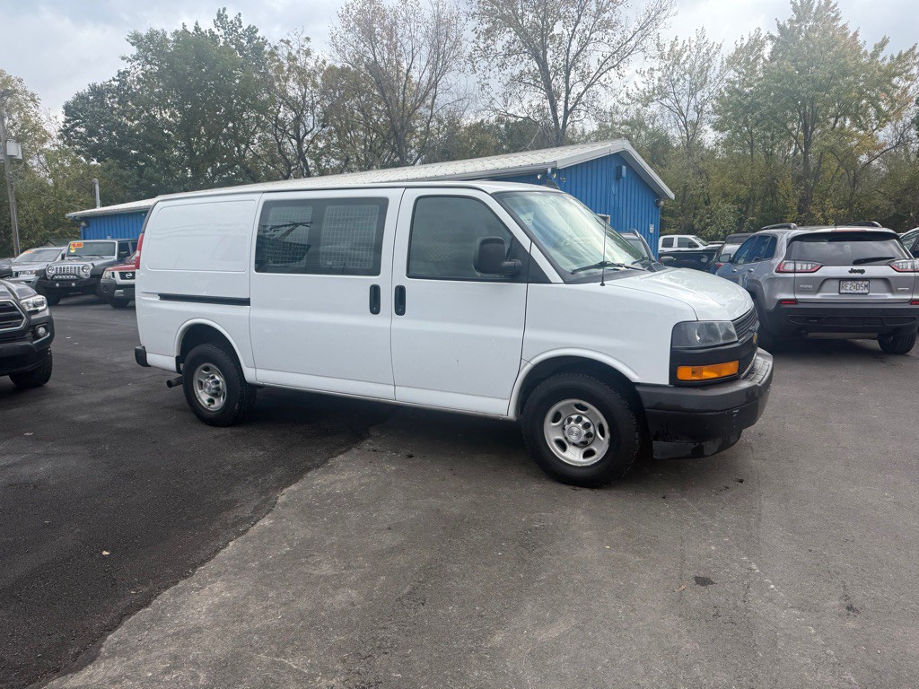 2019 Chevrolet Express Image 4