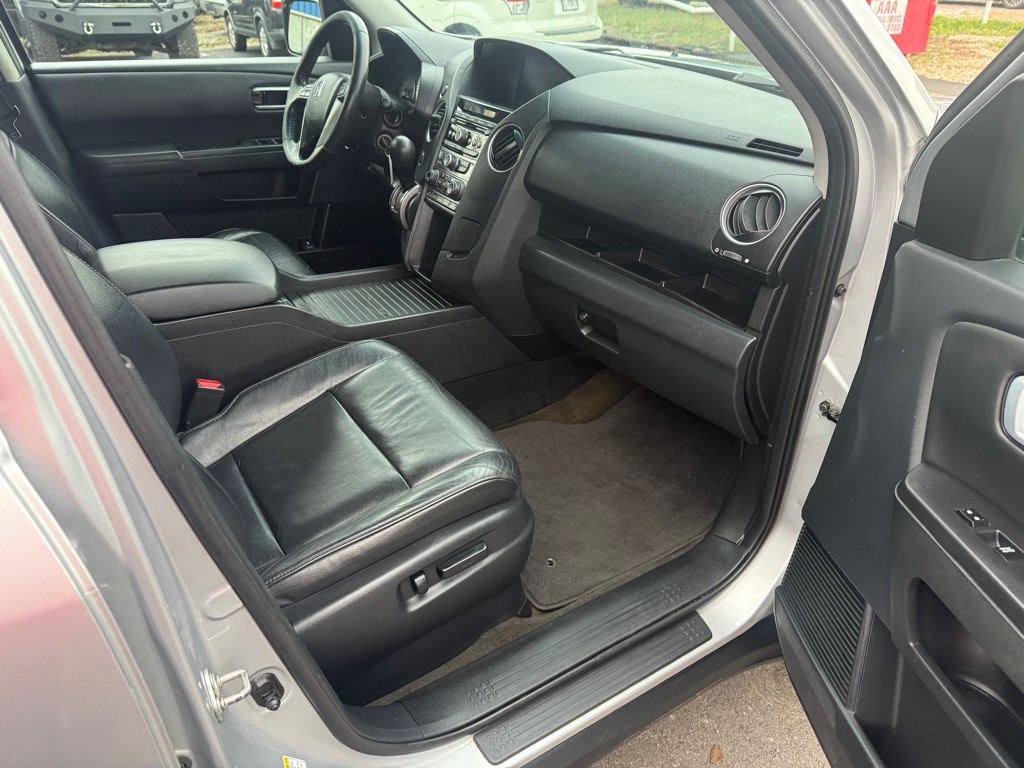 2015 Honda Pilot Image 9