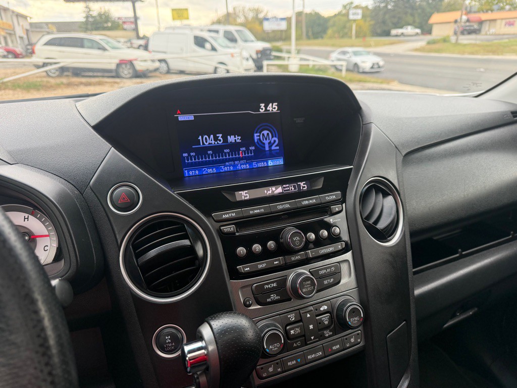 2015 Honda Pilot Image 16