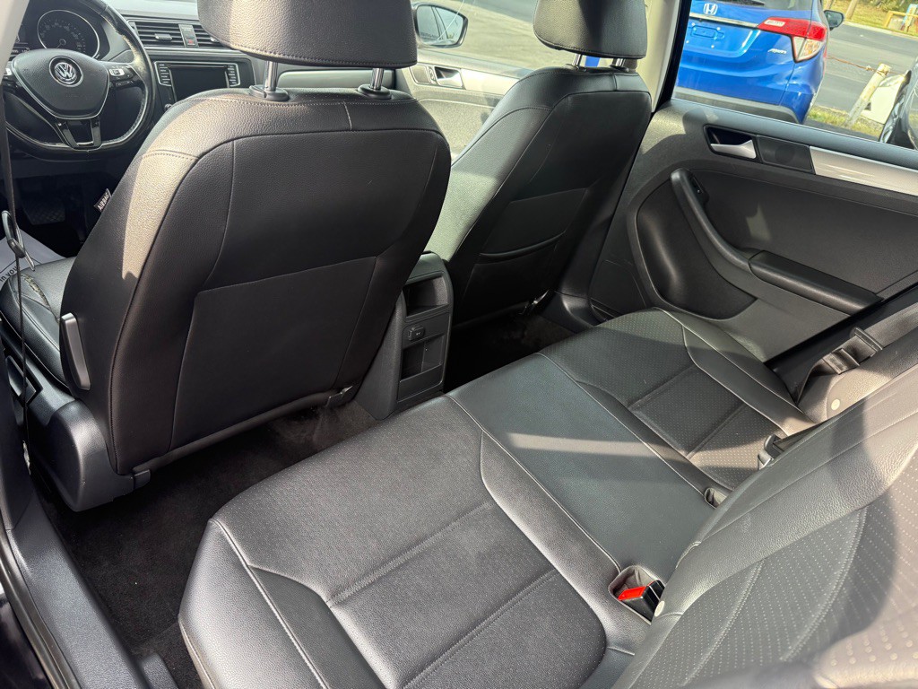 2017 Volkswagen Jetta Image 9