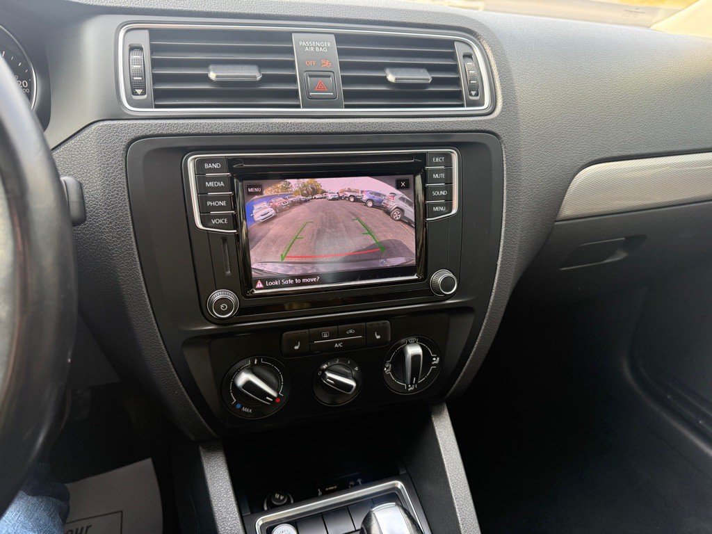 2017 Volkswagen Jetta Image 13