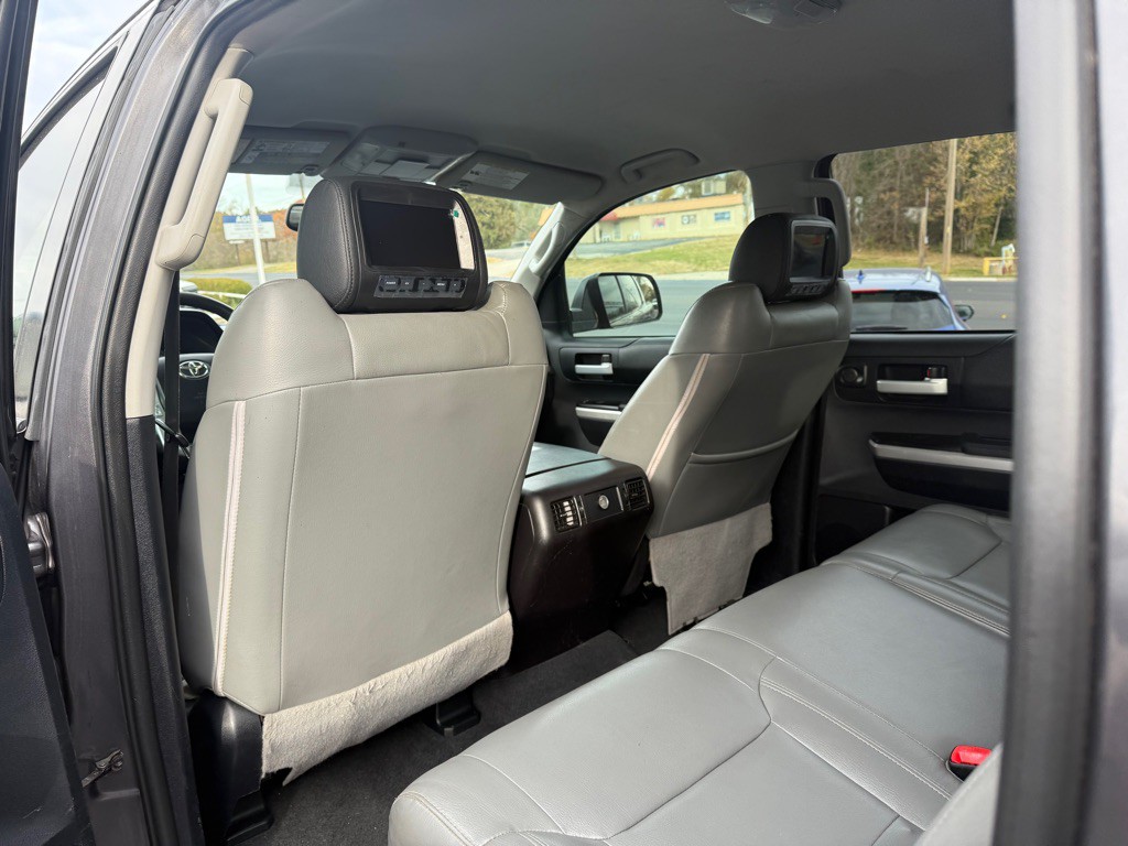 2014 Toyota Tundra Image 9