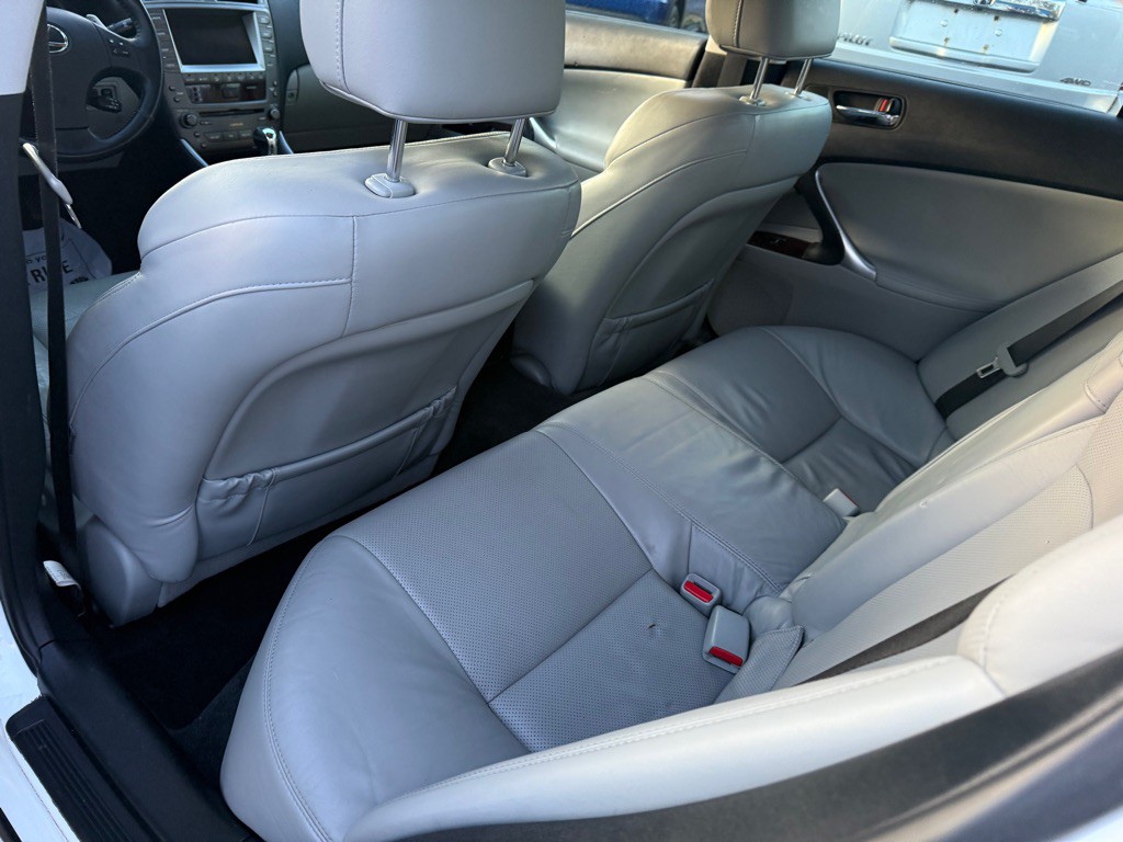 2008 Lexus IS Image 9