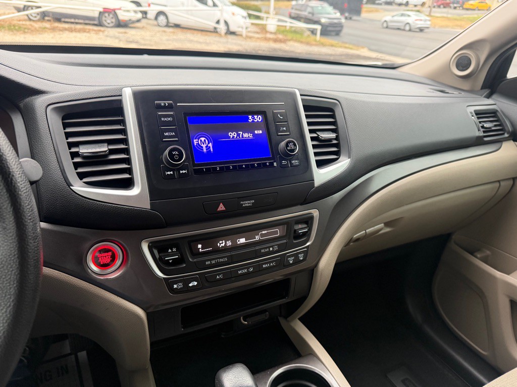 2017 Honda Pilot Image 11