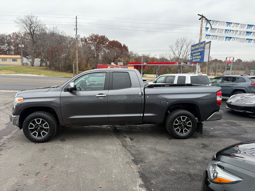 2015 Toyota Tundra Image 10