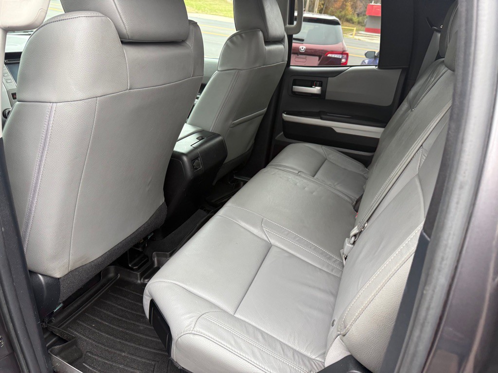 2015 Toyota Tundra Image 11