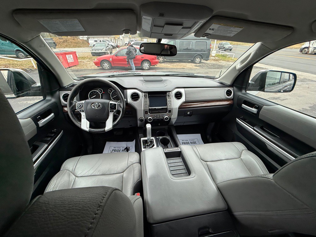 2015 Toyota Tundra Image 12