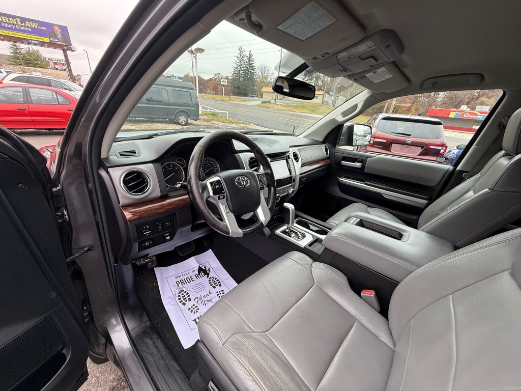 2015 Toyota Tundra Image 15