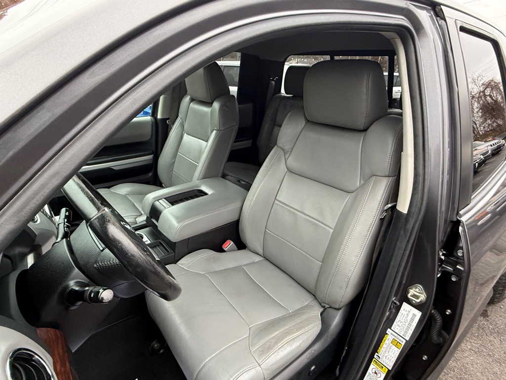 2015 Toyota Tundra Image 16