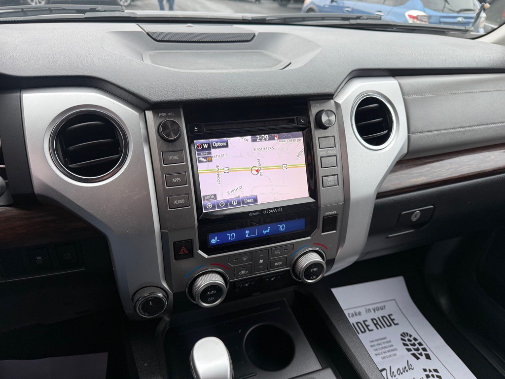 2015 Toyota Tundra Image 18