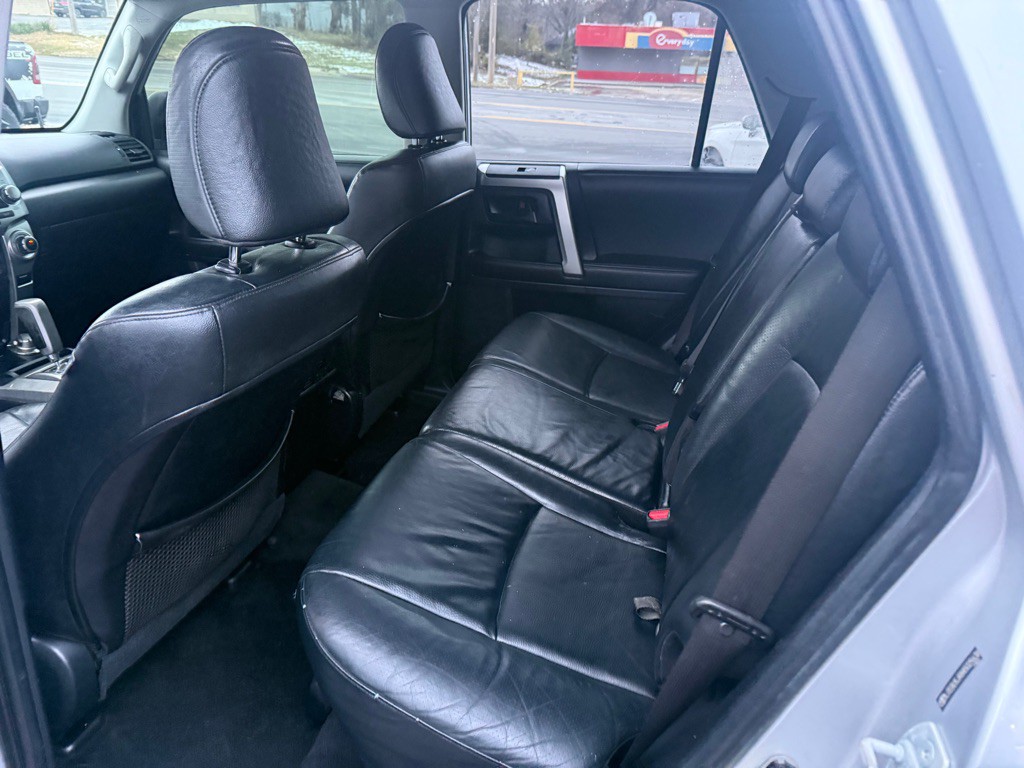 2010 Toyota 4Runner Image 10