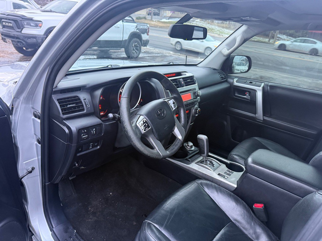 2010 Toyota 4Runner Image 11