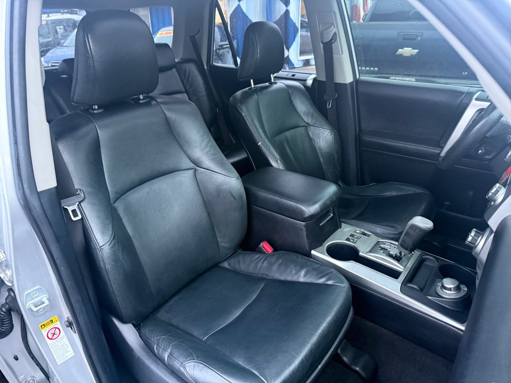 2010 Toyota 4Runner Image 13