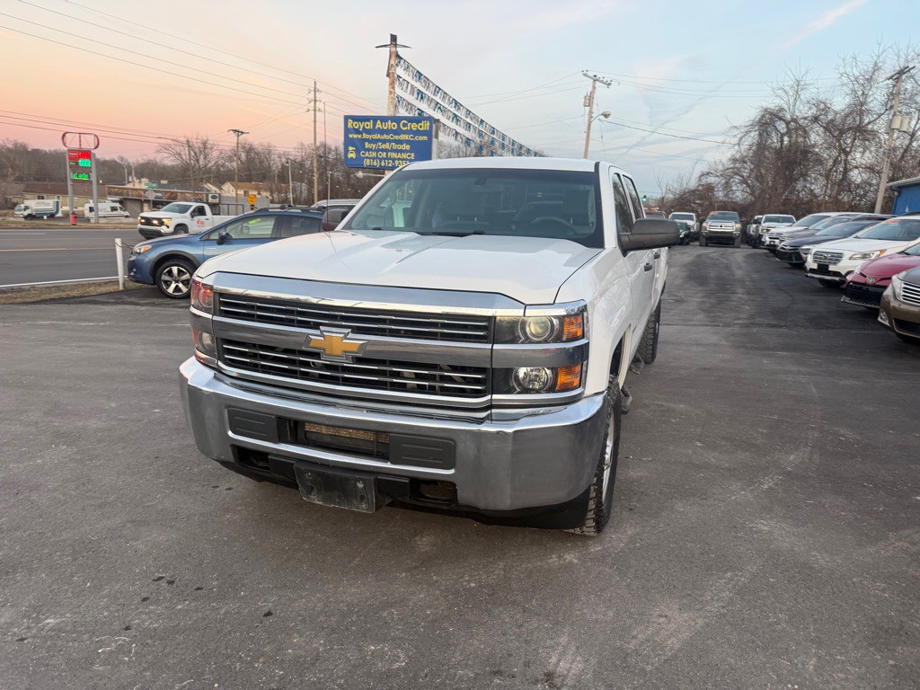 2017 Chevrolet Silverado 1500 Image 2