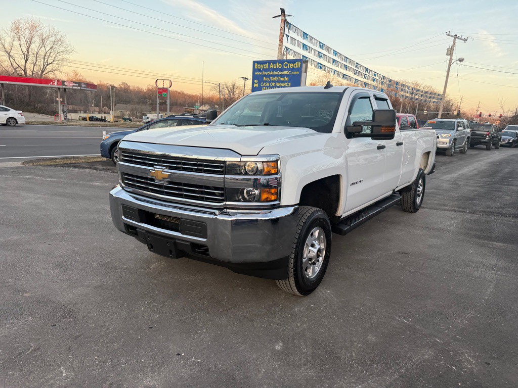 2017 Chevrolet Silverado 1500 Image 2