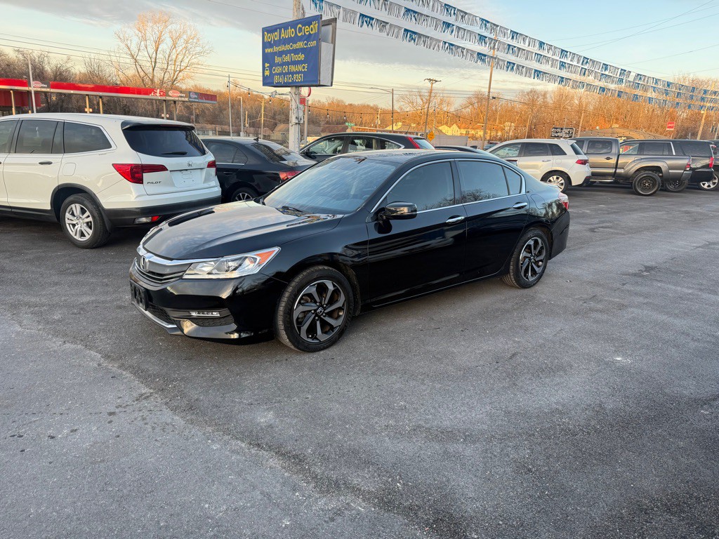 2017 Honda Accord Image 1