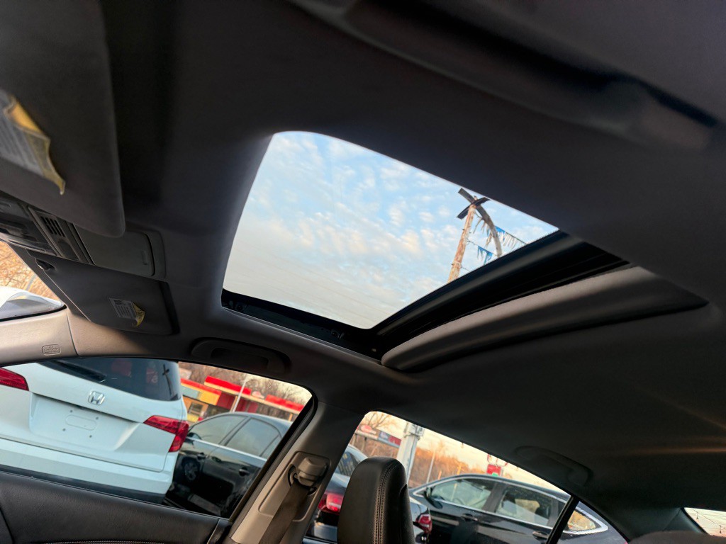 2017 Honda Accord Image 11