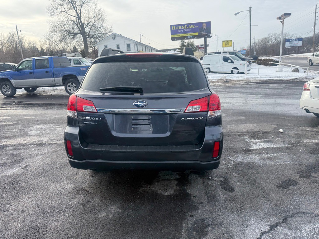 2011 Subaru Outback Image 4
