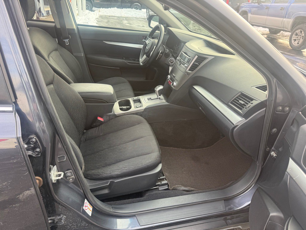2011 Subaru Outback Image 7