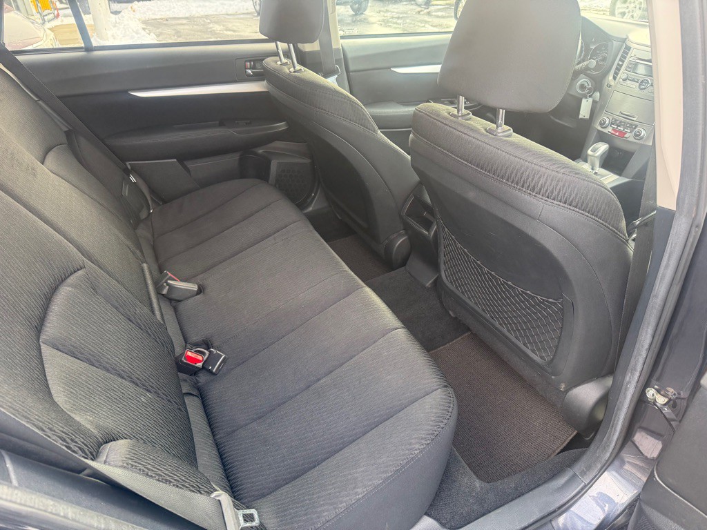 2011 Subaru Outback Image 8