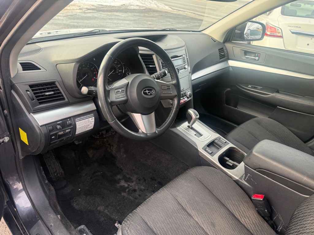 2011 Subaru Outback Image 10