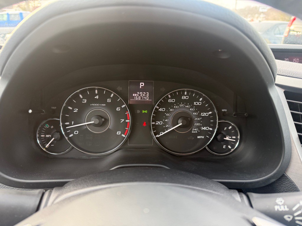 2011 Subaru Outback Image 12