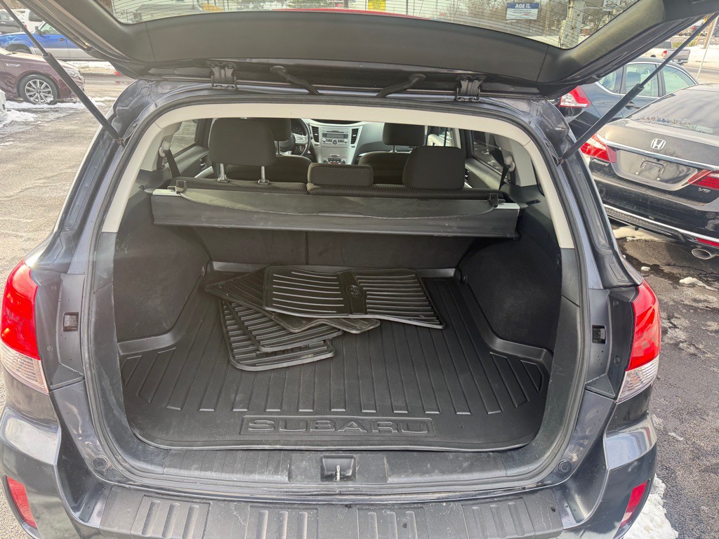 2011 Subaru Outback Image 15