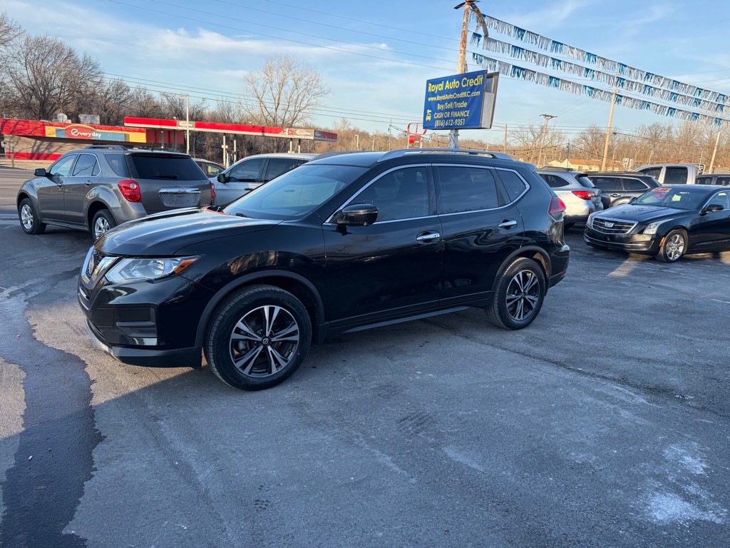 2020 Nissan Rogue Image 2