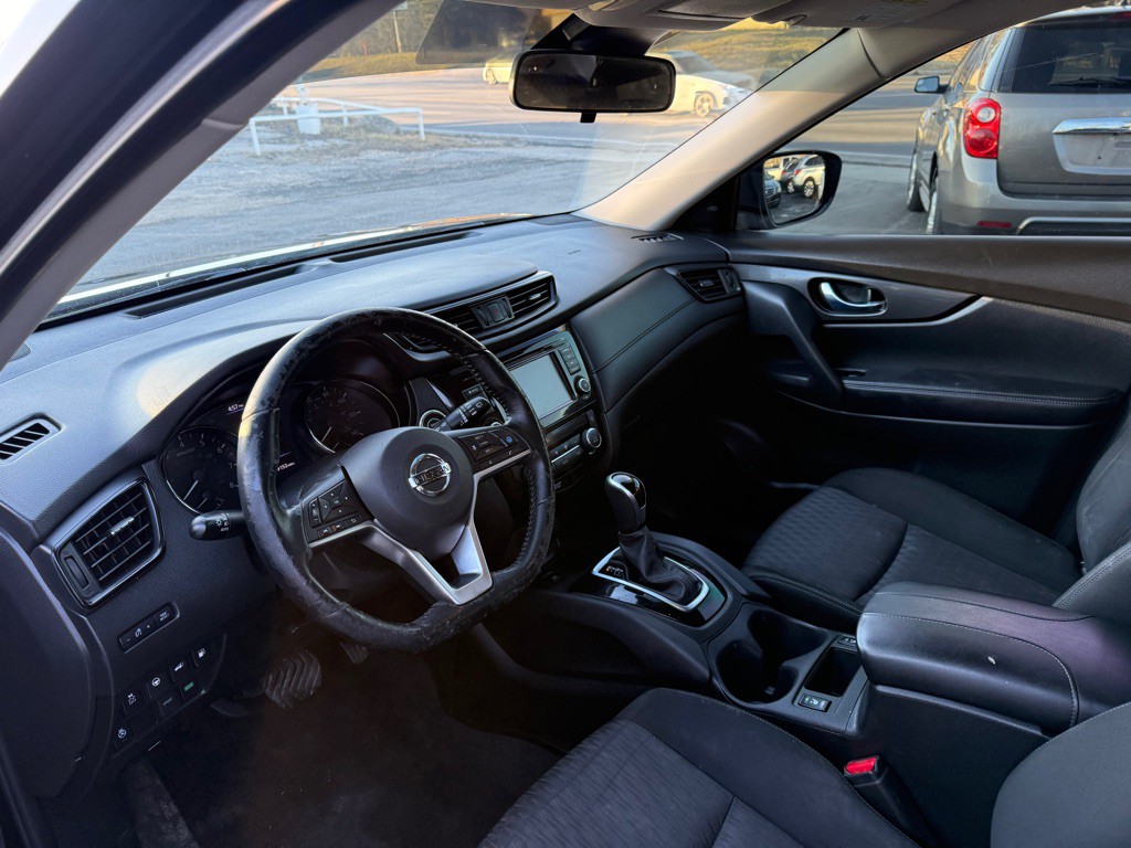 2020 Nissan Rogue Image 8