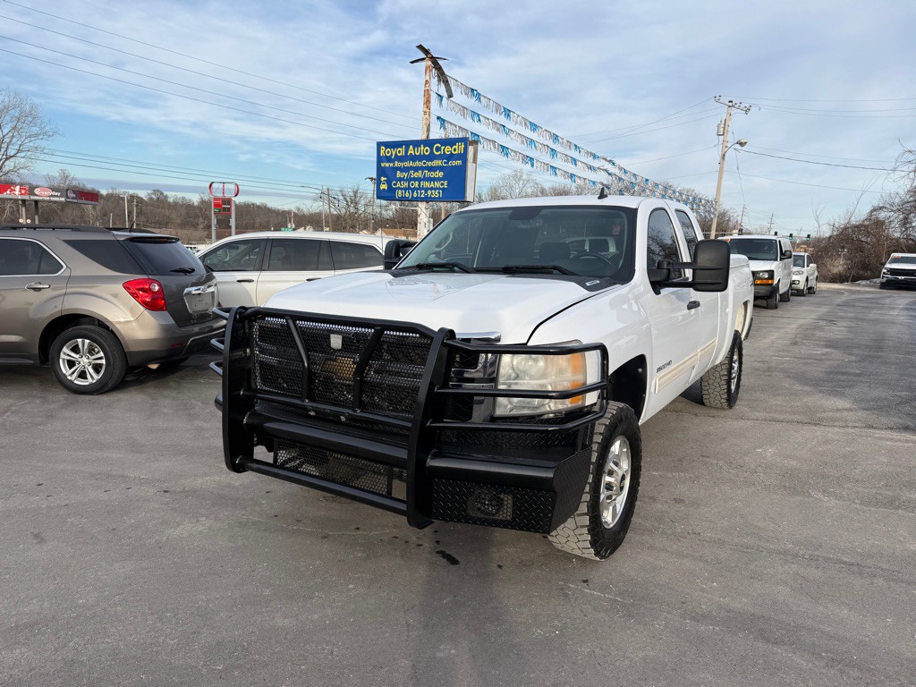 2011 Chevrolet Silverado 1500 Image 2