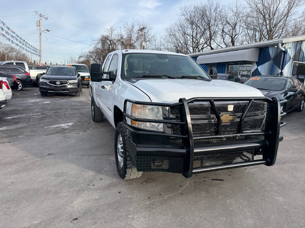 2011 Chevrolet Silverado 1500 Image 3