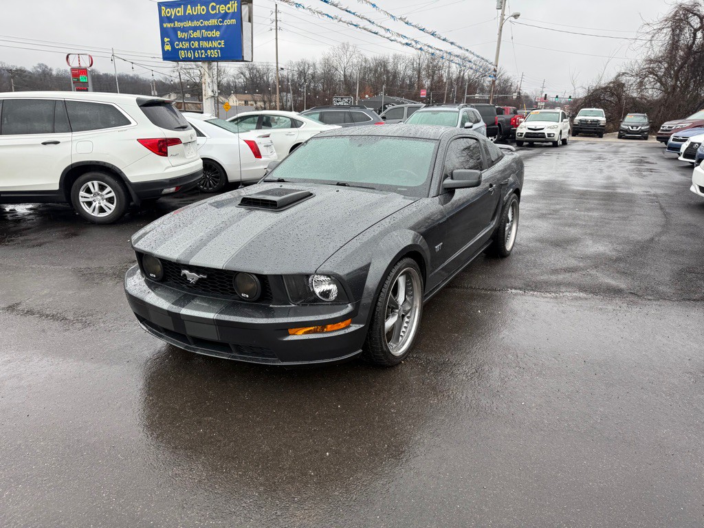 2007 Ford Mustang Image 2