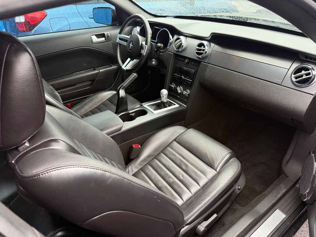 2007 Ford Mustang Image 14