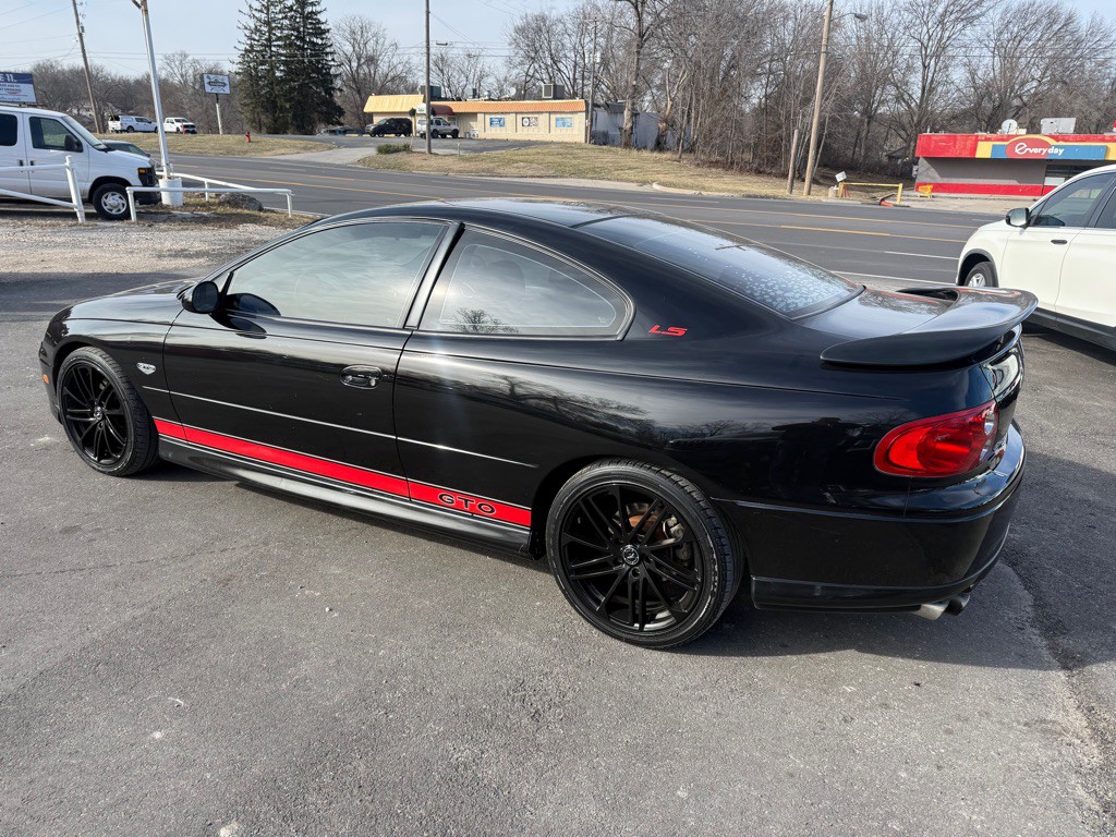 2004 Pontiac GTO Image 3