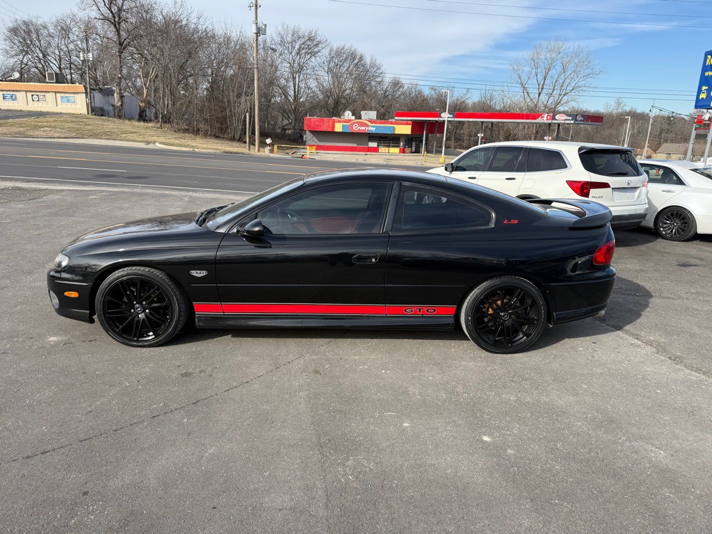 2004 Pontiac GTO Image 9