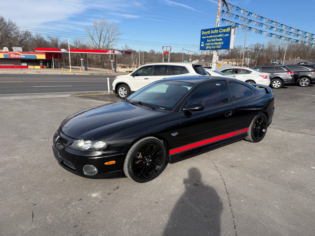 2004 Pontiac GTO Image 10