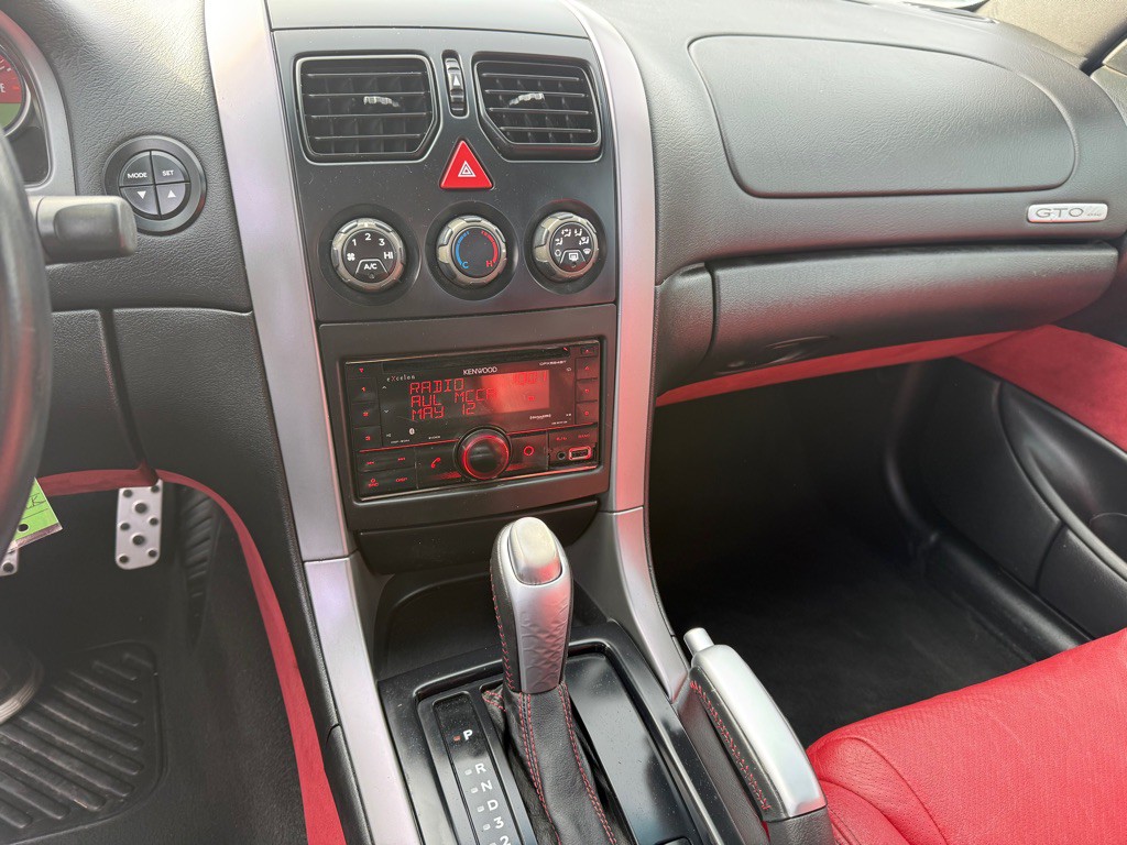 2004 Pontiac GTO Image 15