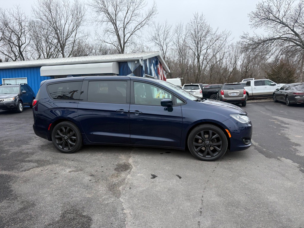 2019 Chrysler Pacifica Image 5