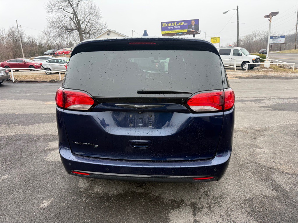 2019 Chrysler Pacifica Image 8