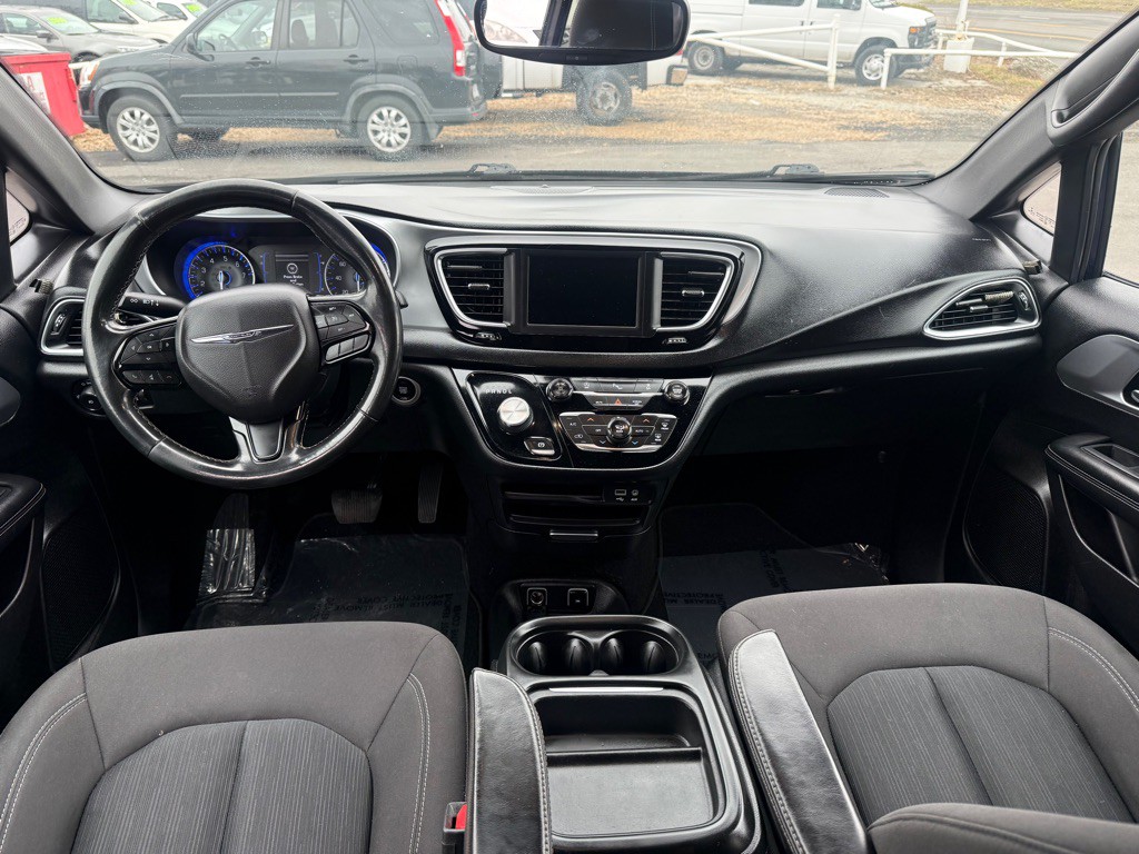 2019 Chrysler Pacifica Image 11