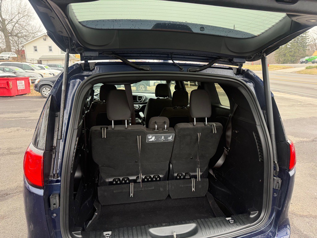 2019 Chrysler Pacifica Image 16
