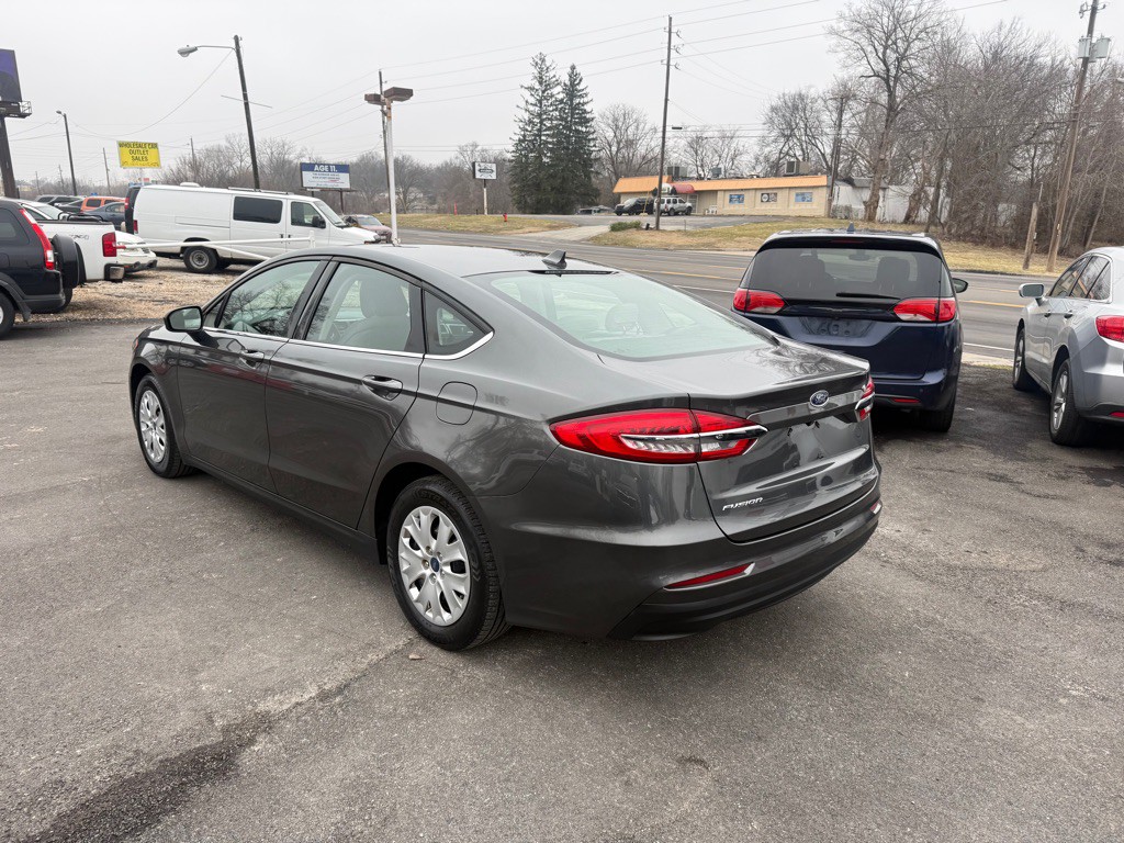 2020 Ford Fusion Image 3